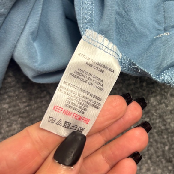 LIFE IS GOOD Women’s Blue Short Sleeve Minnie Mouse Graphic T-Shirt size: Small - Picture 6 of 8